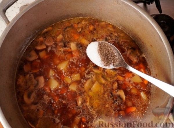 Суп из кабачков с грибами и кукурузой