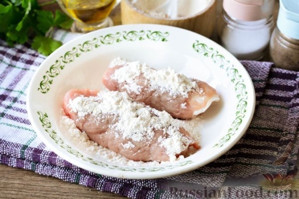 Свиные рулетики с черносливом и грецкими орехами