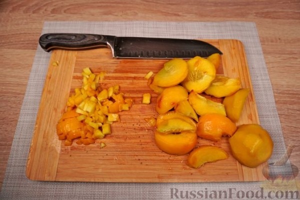 Сарагли с заварным кремом и персиками