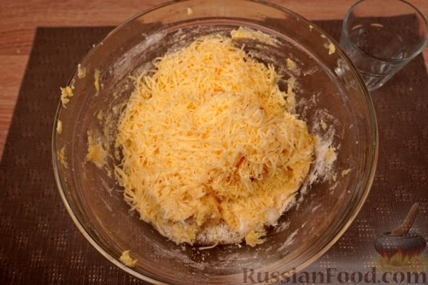 Сырное печенье на пиве