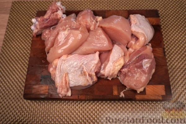 Курица, запечённая с картофелем, крыжовником и вином Курица, запечённая с картофелем, крыжовником и вином