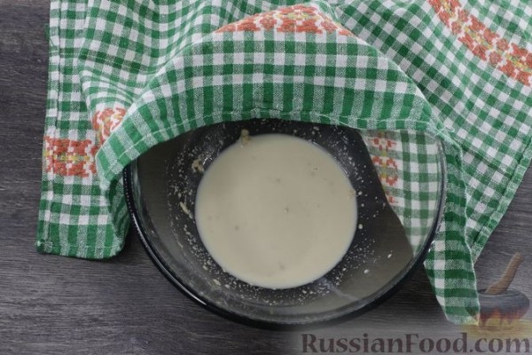 Сдобный рулет с орехово-медовой начинкой