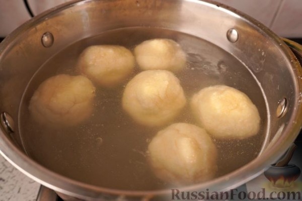 Творожные клёцки (турогомбоц) с персиками