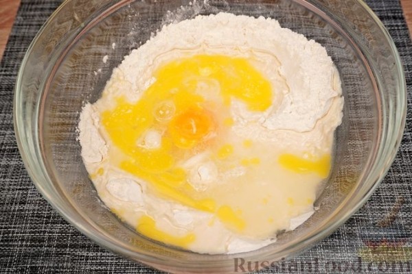 Ретеш (штрудель по-венгерски) с яблоками и маком