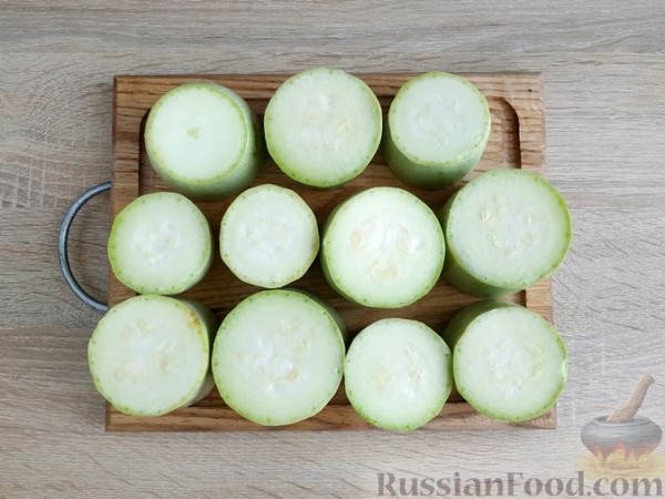 Кабачки, фаршированные булгуром, шампиньонами и морковью (в духовке)