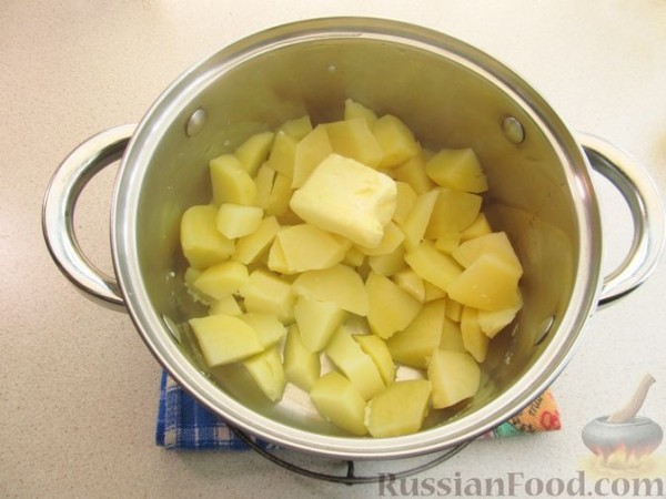 Запечённый перец, фаршированный картофельным пюре и мясом