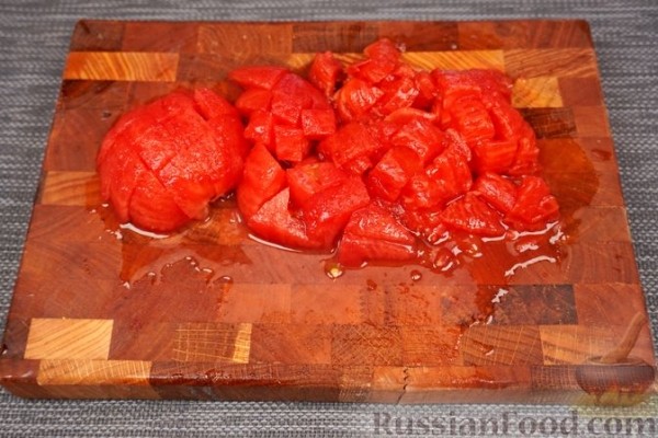 Лечо с колбасками и клёцками