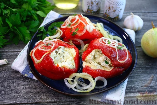 Запечённый перец с сырно-чесночной начинкой