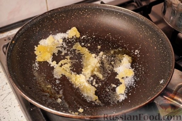 Сарагли с заварным кремом и персиками