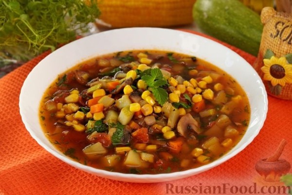 Суп из кабачков с грибами и кукурузой