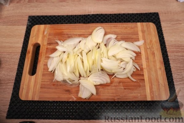 Польские зразы из говядины, с солёными огурцами, беконом и луком