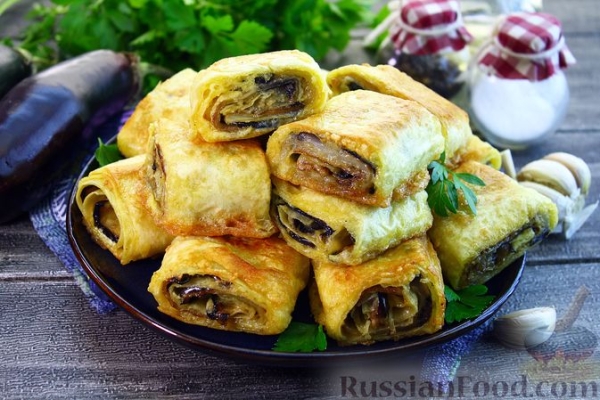 Рулетики из лаваша, с баклажанами и сыром