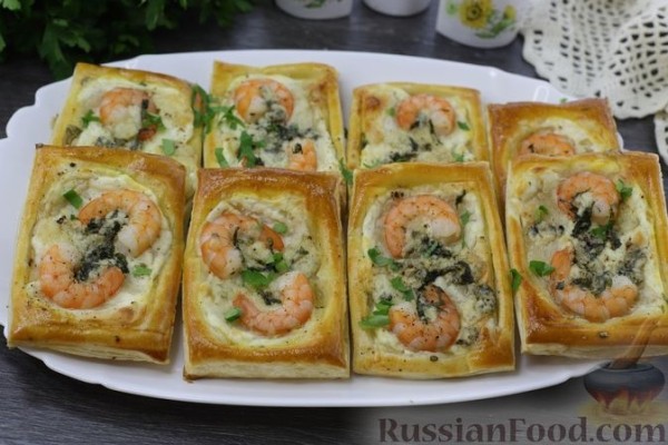 Слойки с креветками