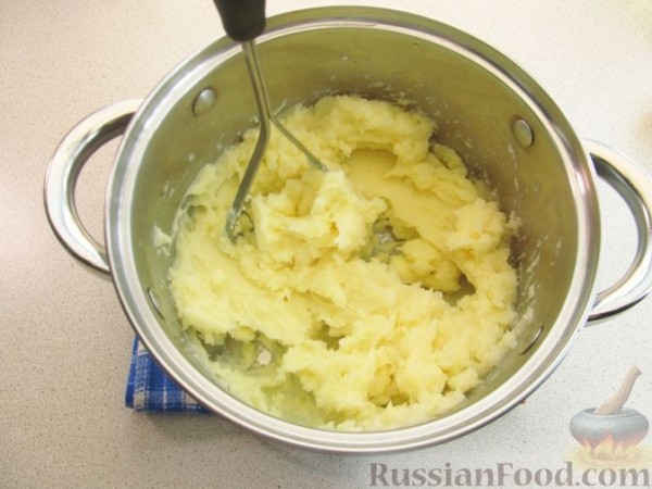 Запечённый перец, фаршированный картофельным пюре и мясом