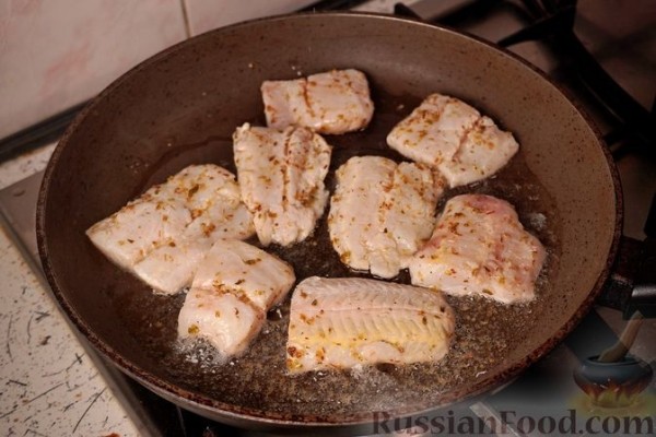 Гирос с белой рыбой и соусом дзадзики