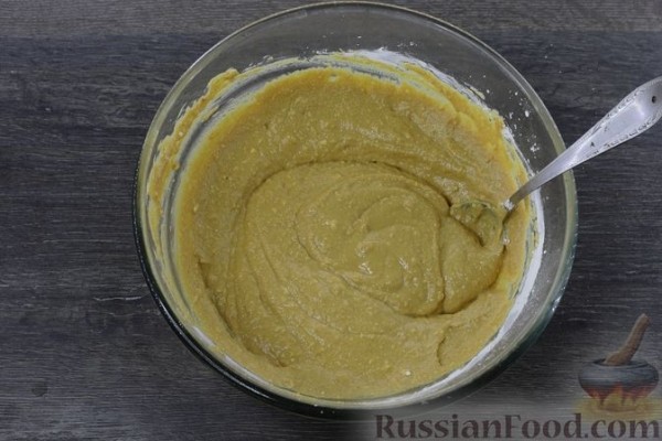 Шоколадный песочный пирог с творогом, черносливом и сгущёнкой