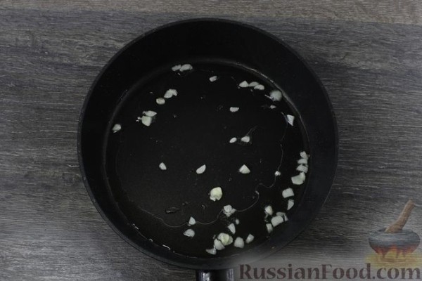 Лапша с грибами и кабачками в сливочном соусе