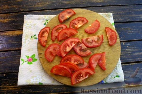 Баклажаны с куриным фаршем, помидорами и сыром (в микроволновке)