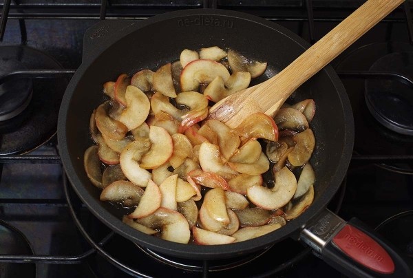 Гренки с яблоками
