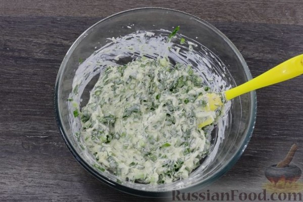 Сырный пирог с зеленым луком