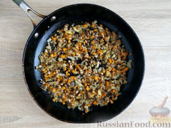 Кабачки, фаршированные булгуром, шампиньонами и морковью (в духовке)