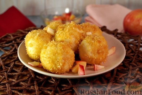 Творожные клёцки (турогомбоц) с персиками