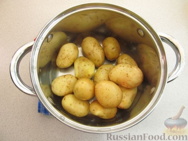 Овощной салат с молодой картошкой