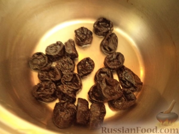 Борщ грибной с черносливом