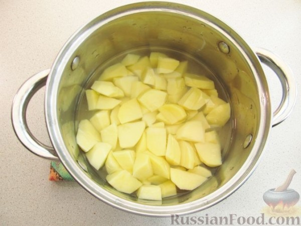 Запечённый перец, фаршированный картофельным пюре и мясом