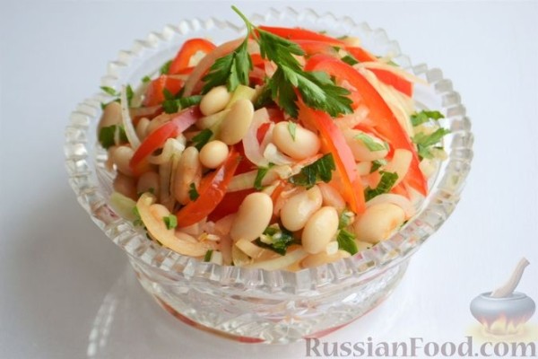 Салат из фасоли и болгарского перца