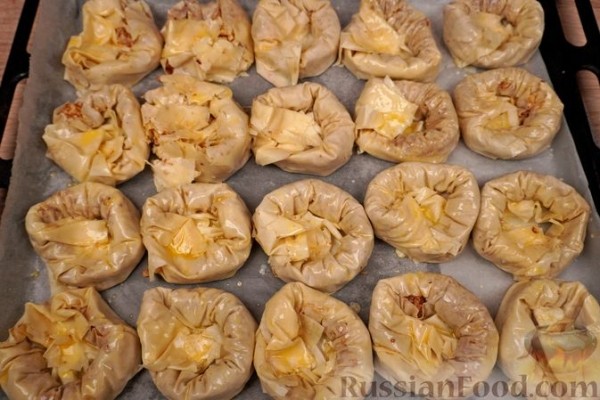 Сарагли с заварным кремом и персиками