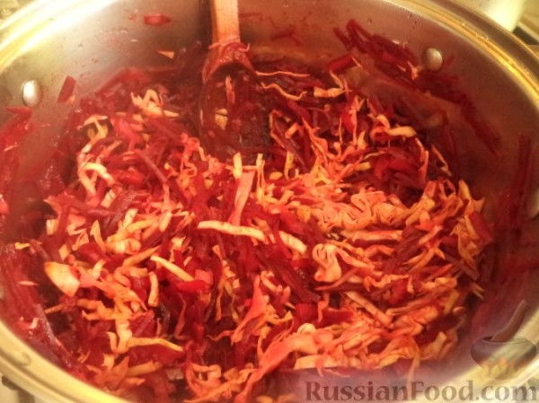 Борщ грибной с черносливом