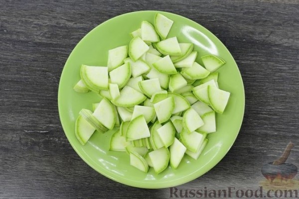 Лапша с грибами и кабачками в сливочном соусе