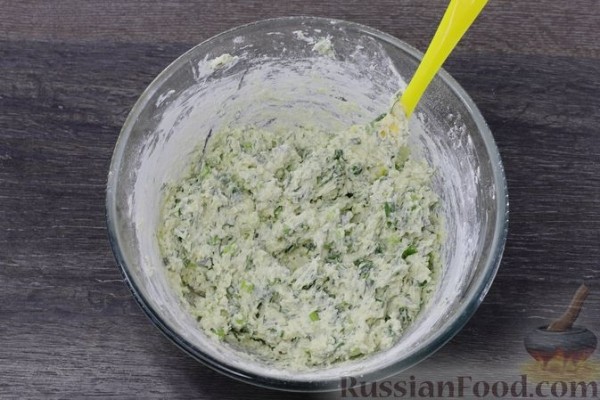 Сырный пирог с зеленым луком