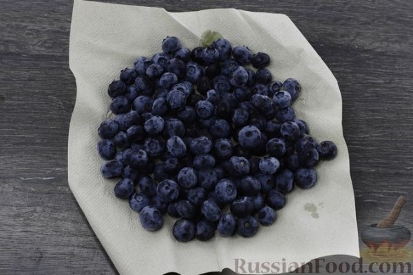 Песочный пирог с голубикой