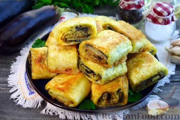Рулетики из лаваша, с баклажанами и сыром