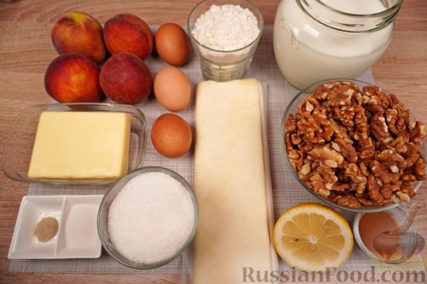 Сарагли с заварным кремом и персиками