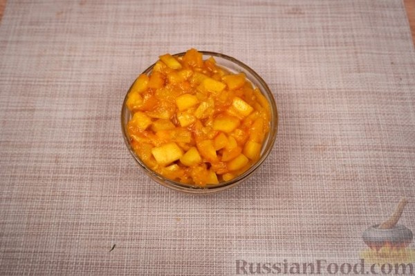 Сарагли с заварным кремом и персиками