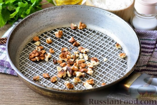 Свиные рулетики с черносливом и грецкими орехами