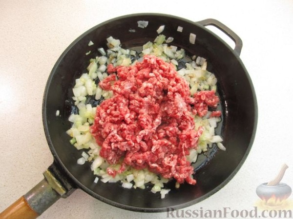 Запечённый перец, фаршированный картофельным пюре и мясом