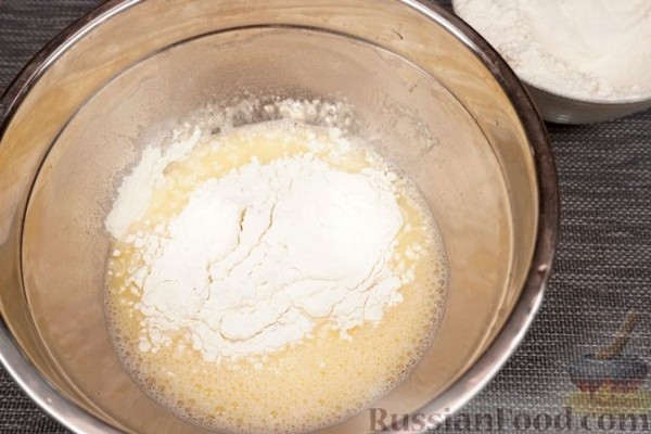 Лечо с колбасками и клёцками
