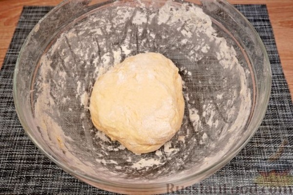 Ретеш (штрудель по-венгерски) с яблоками и маком