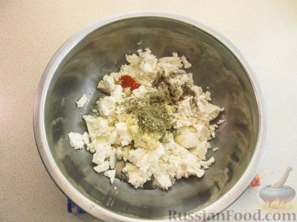 Запечённый перец с сырно-чесночной начинкой