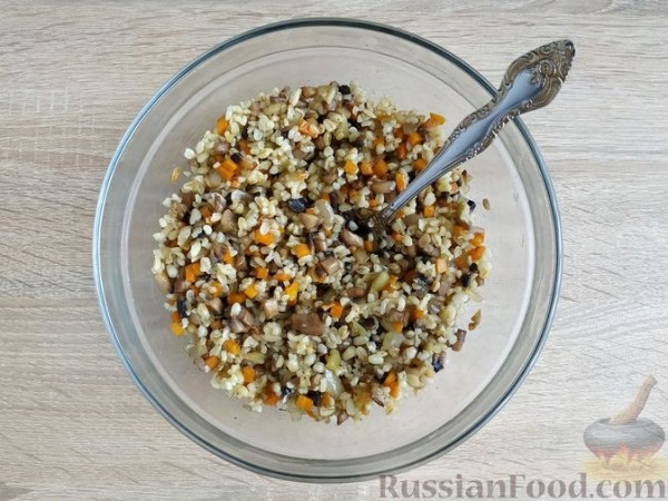 Кабачки, фаршированные булгуром, шампиньонами и морковью (в духовке)
