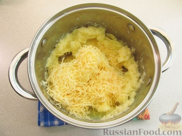 Запечённый перец, фаршированный картофельным пюре и мясом