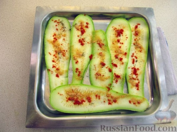 Блинные рулетики с кабачками и сыром (в духовке)