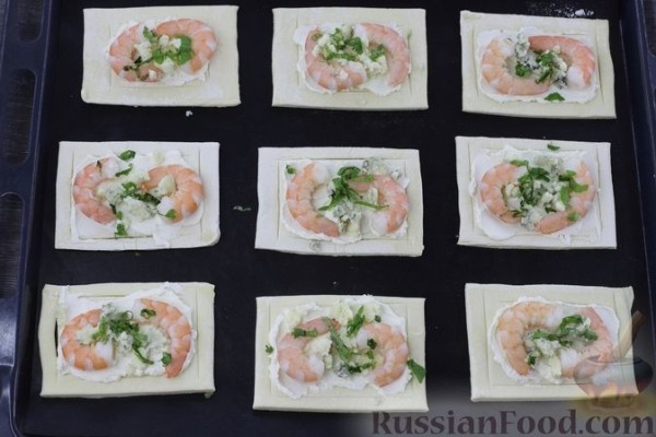 Слойки с креветками