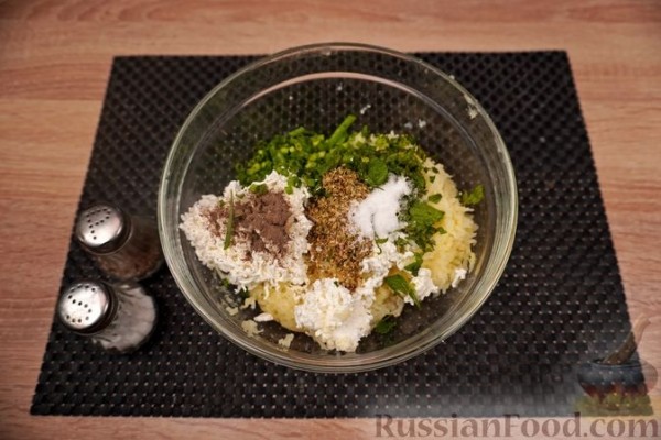Пататокефтедес (картофельные котлеты с фетой)