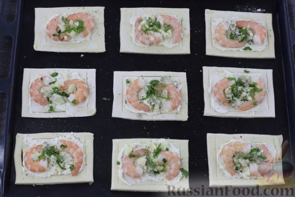 Слойки с креветками