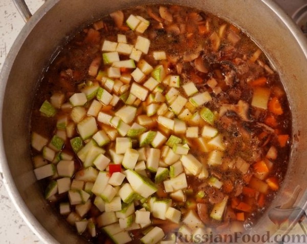 Суп из кабачков с грибами и кукурузой